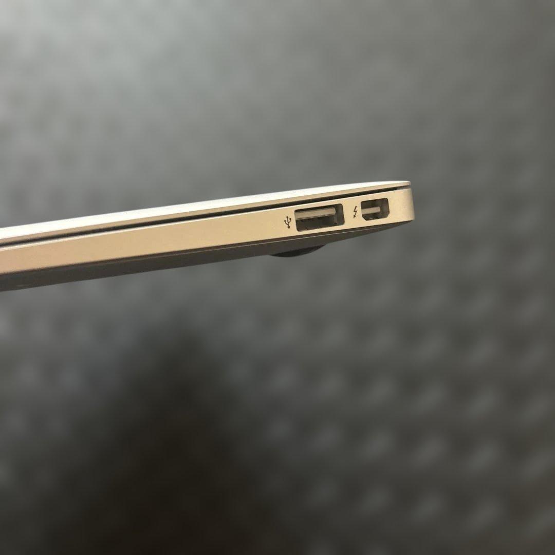 MacBook Air 11インチ（2015年モデル）