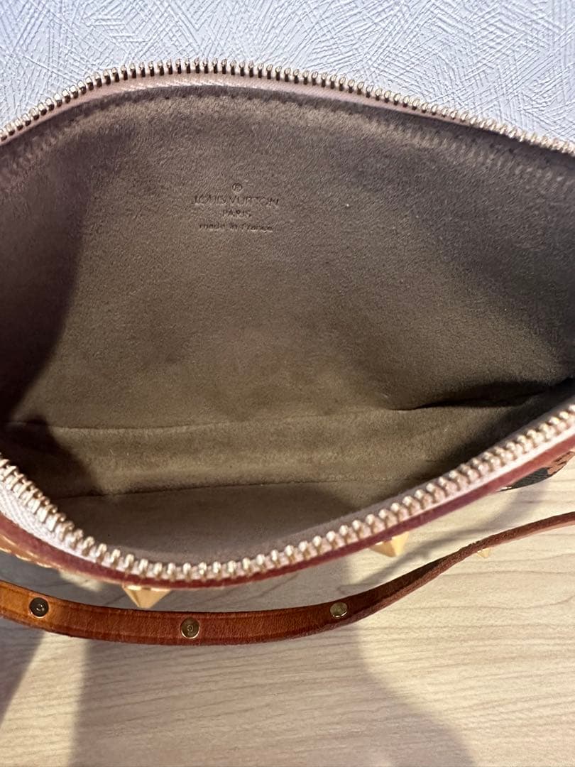 Louis Vuitton マルチカラー ハンドバッグ