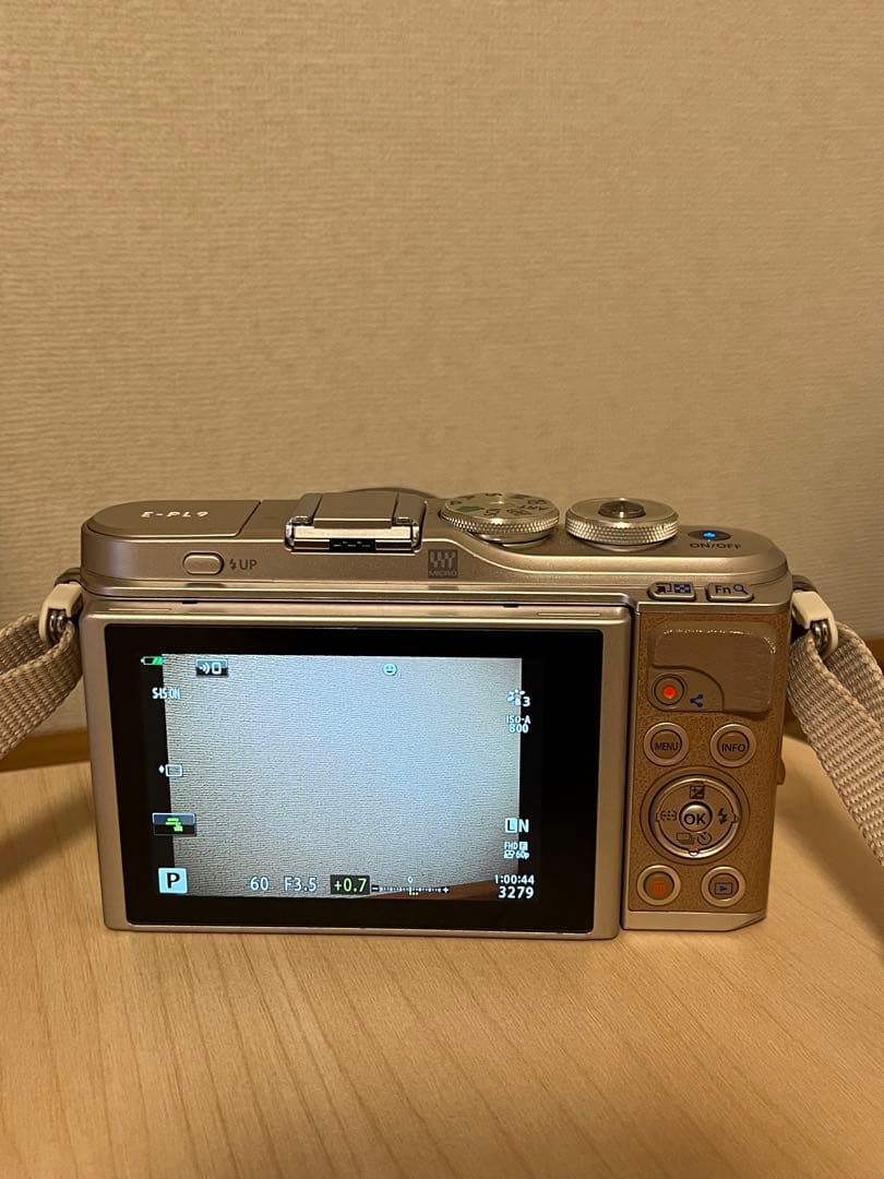 OLYMPUS PEN E-PL9ミラーレス一眼 ブラウン