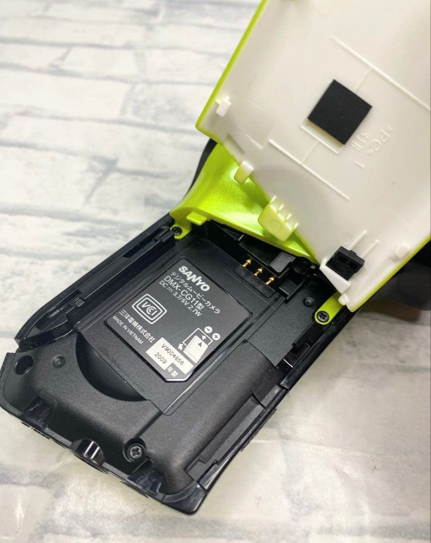 【動作確認済み】 サンヨー デジタルカメラ デジカメ DMX-CG11 グリーン