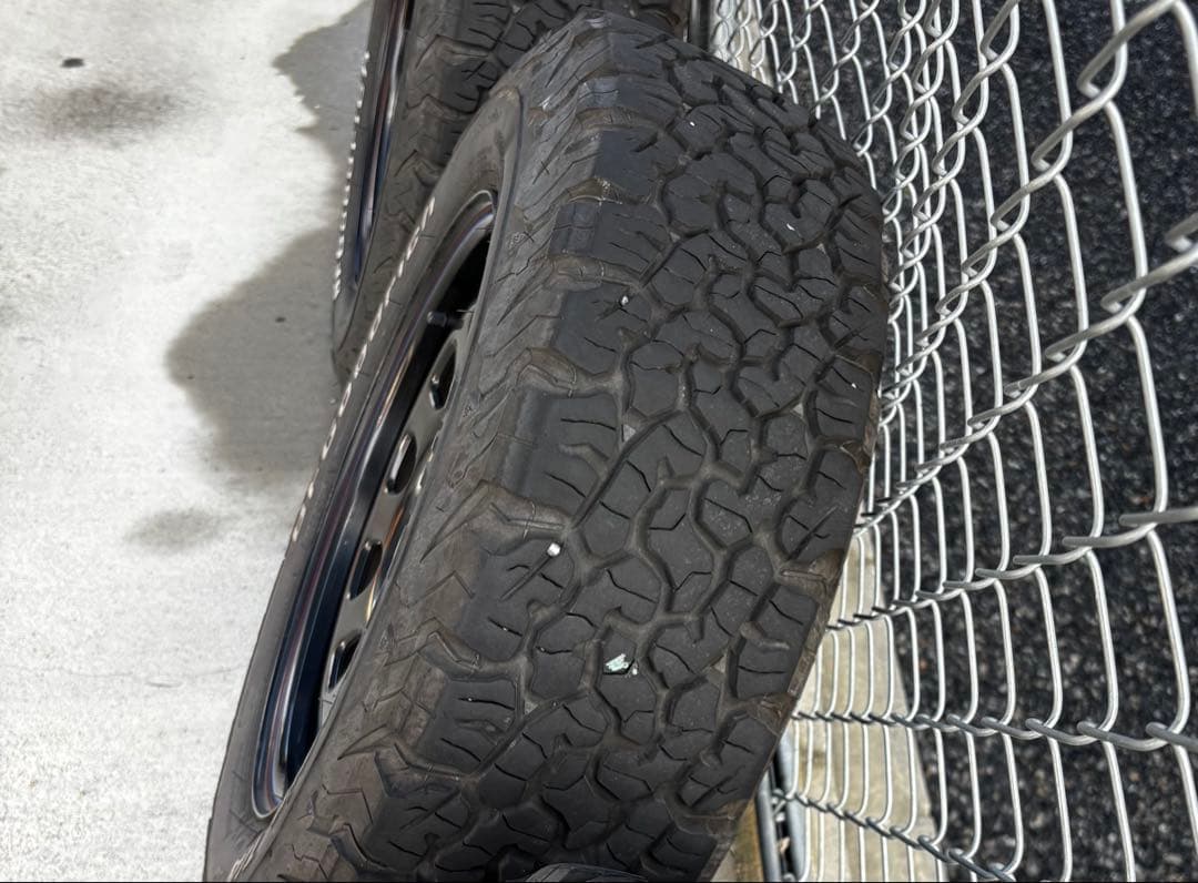 BFGoodrich All-Terrain T/A 215/70R16 タイヤ