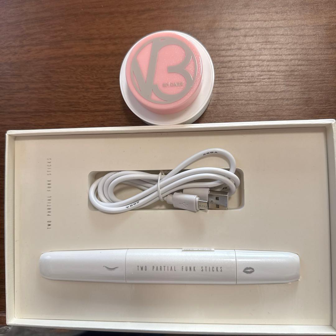 V3 ホットビューラープラスリップ美容液付き