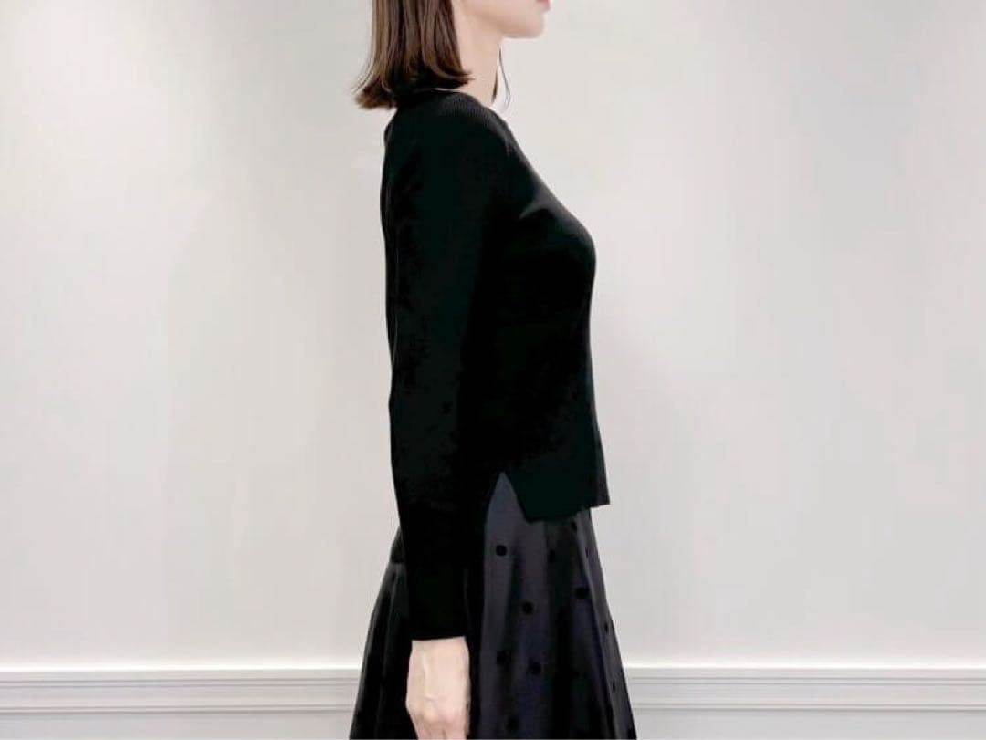 新品タグ付き ラウンドネックリブニットプルオーバー ブラック 定価24200円