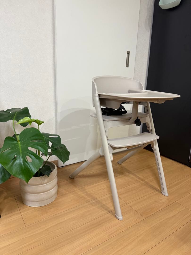 【新品】グレージュ ヤトミ　NOVUS ノウス ベビーハイチェア