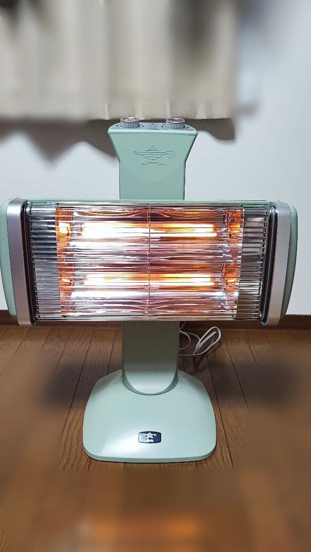 アラジン遠赤グラファイトヒーター2022年製