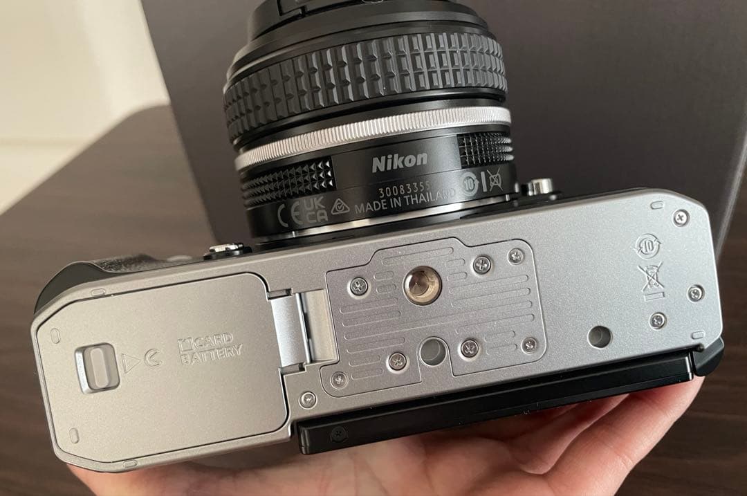 【ほぼ新品】Nikon Zf レンズキット シルバー ：アクセサリー多数あり！