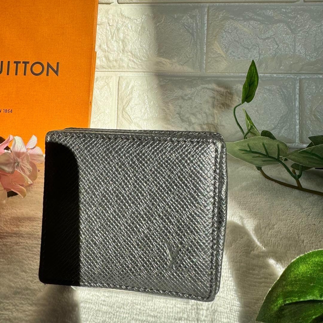 まいける　断捨離中♡ルイ・ヴィトン タイガ　ポルトモネ・ボワット