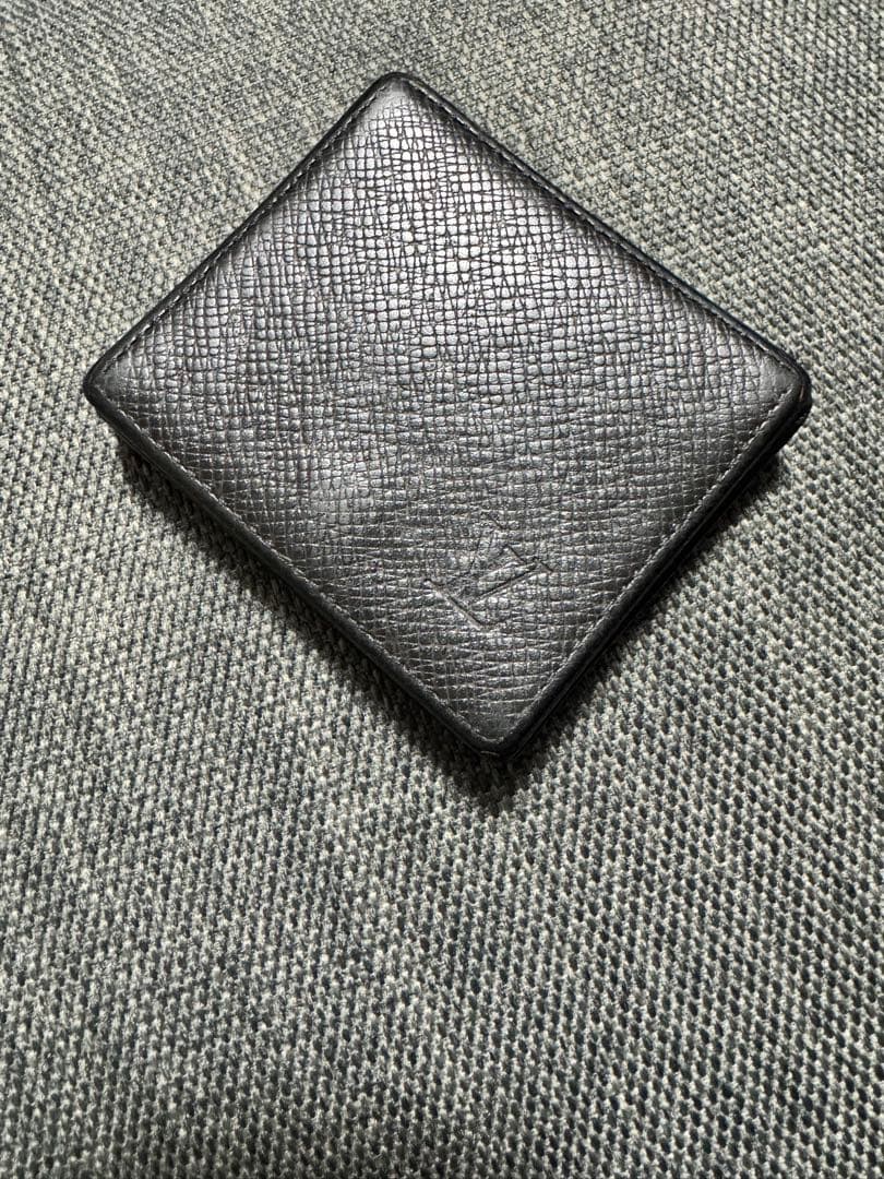 まいける　断捨離中♡ルイ・ヴィトン タイガ　ポルトモネ・ボワット