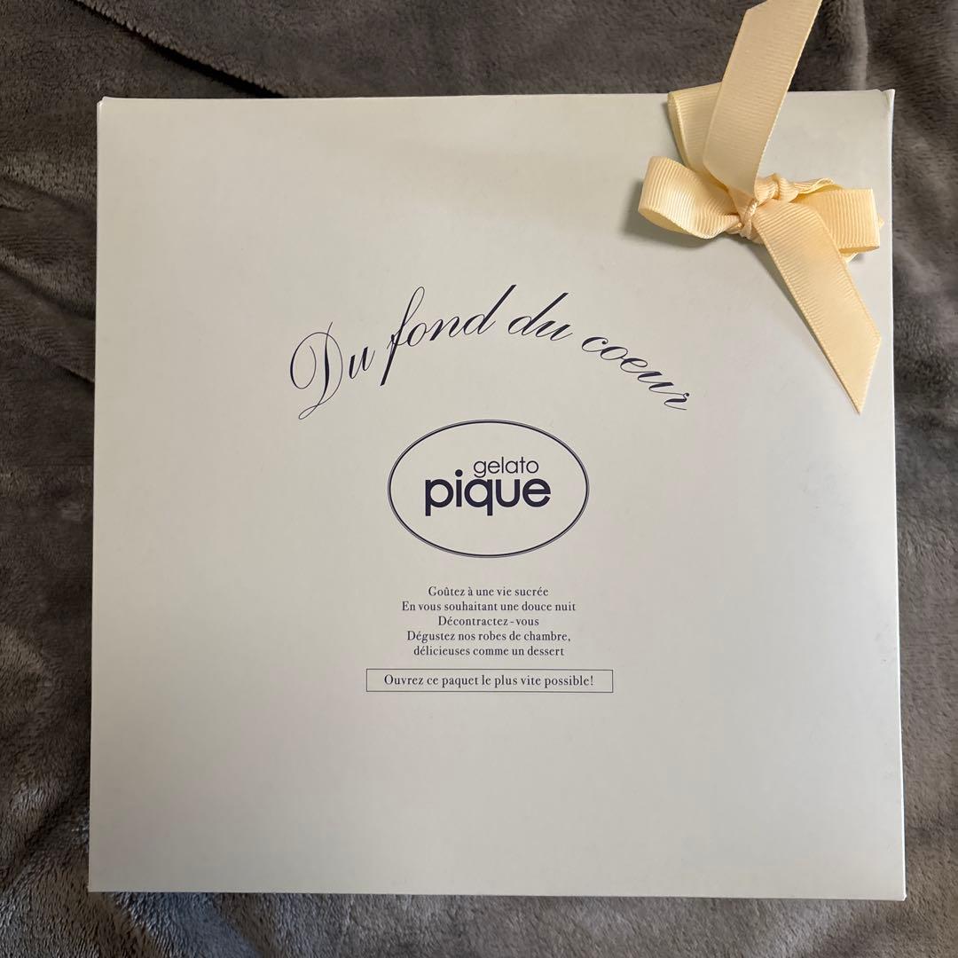 新品未使用品　ジェラートピケ　ピカチュウ　ロンパース　サイズ80 専用BOX付