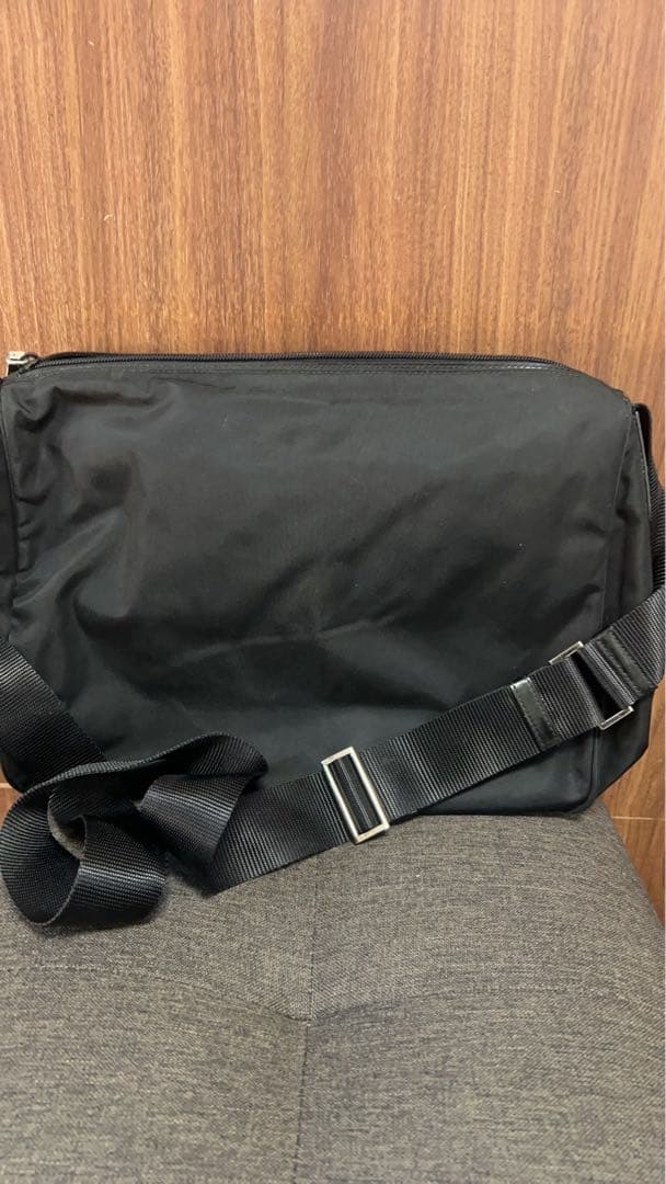 PRADA ブラック ショルダーバッグ