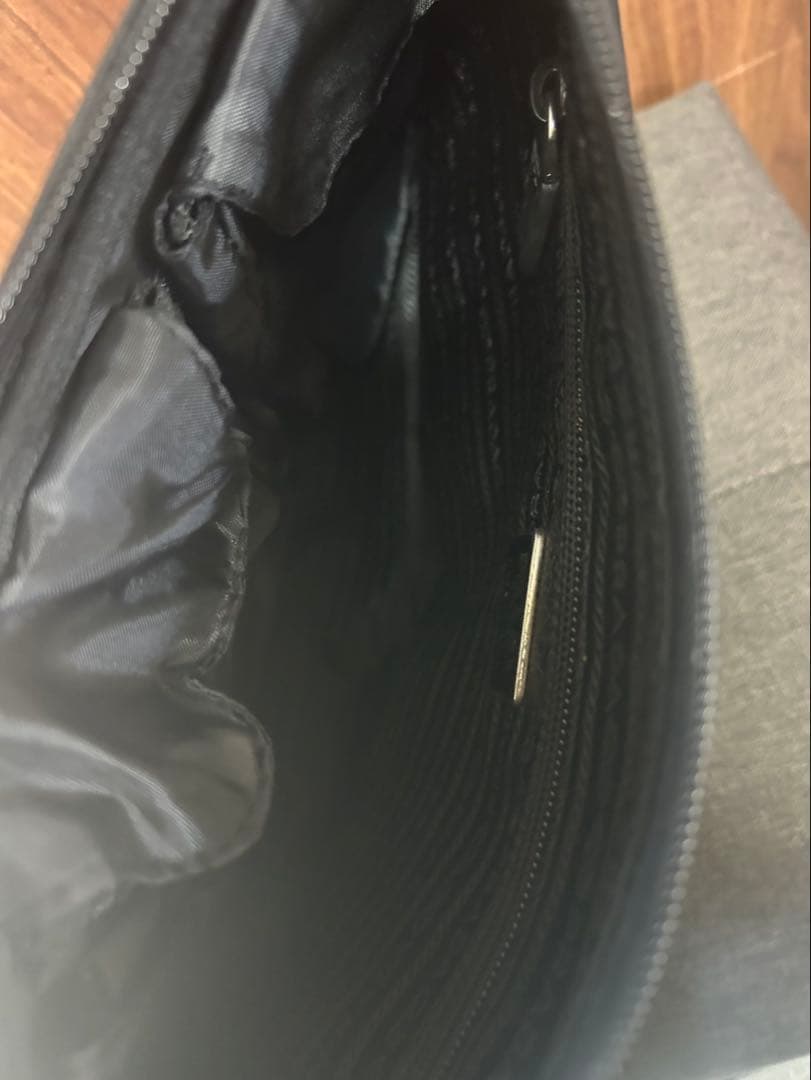 PRADA ブラック ショルダーバッグ