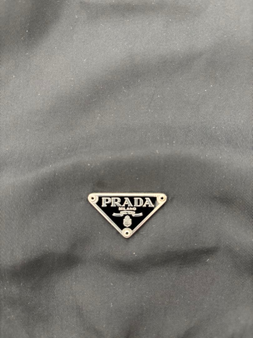 PRADA 巾着ナイロンポーチ　黒