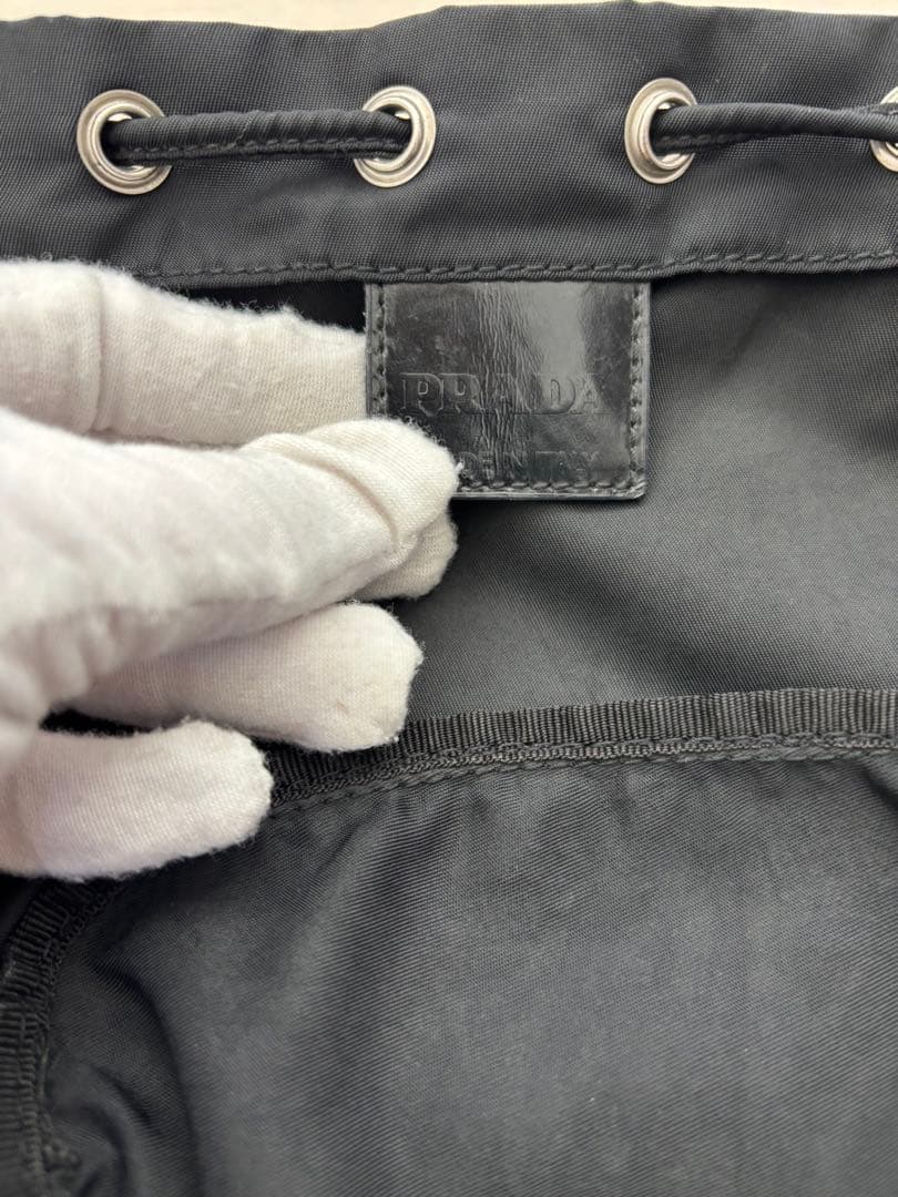 PRADA 巾着ナイロンポーチ　黒