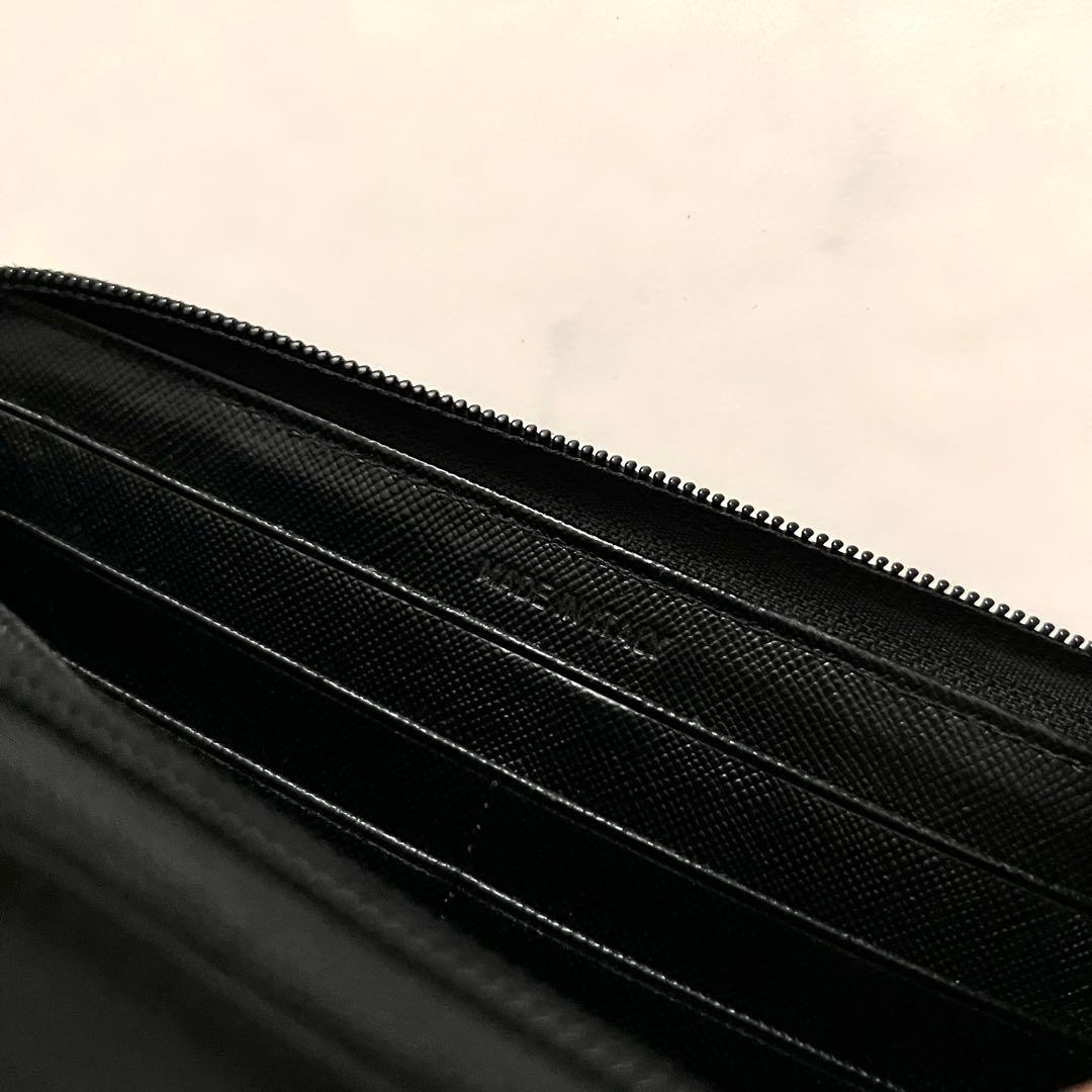 プラダ 長財布 ラウンドジップ 三角プレート ナイロン ブラック サフィアーノ
