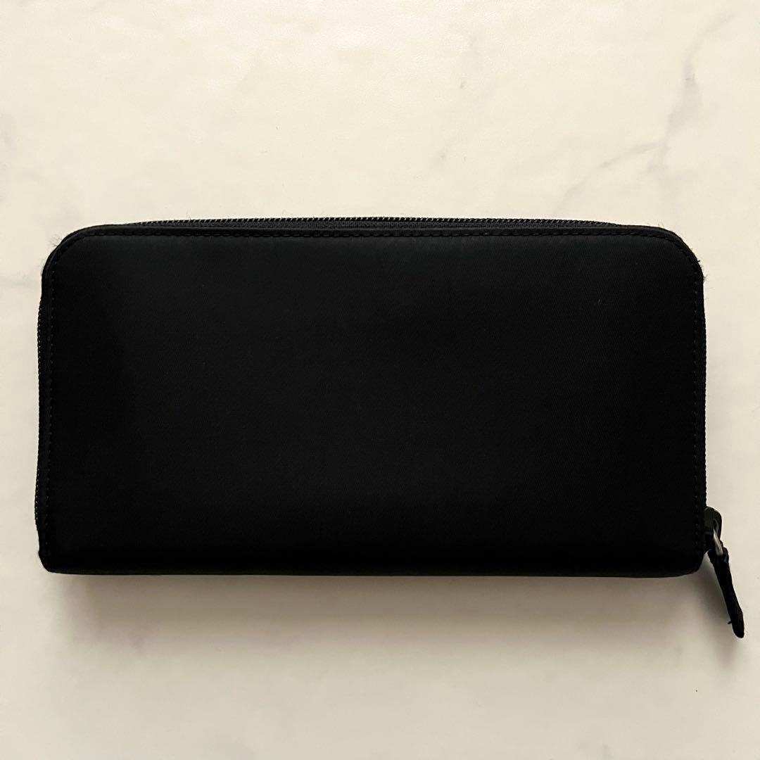 プラダ 長財布 ラウンドジップ 三角プレート ナイロン ブラック サフィアーノ