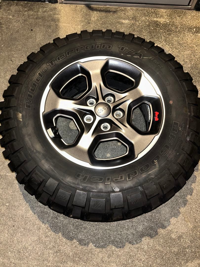 ジープ グラディエータールビコン 純正タイヤ&ホイール