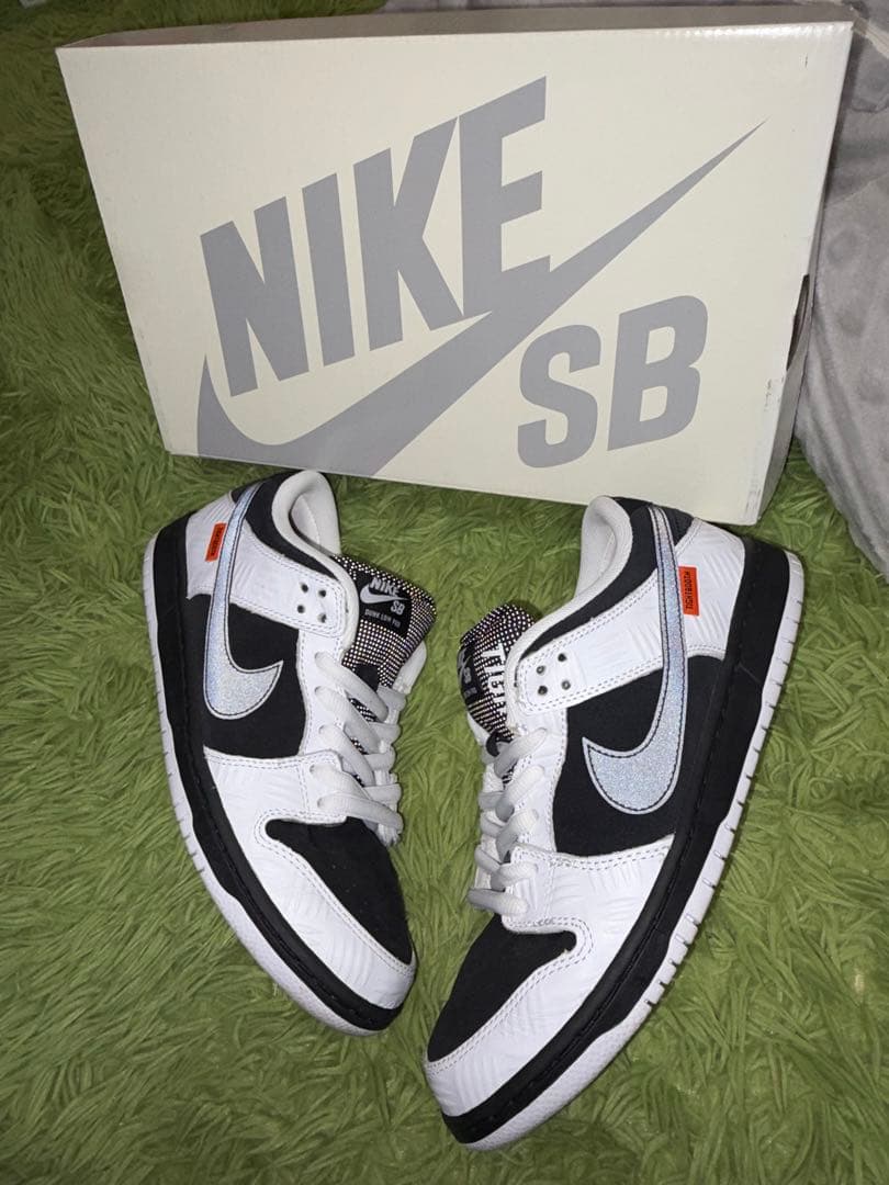 ・TIGHTBOOTH×NIKE SB DUNK LOW PRO QS