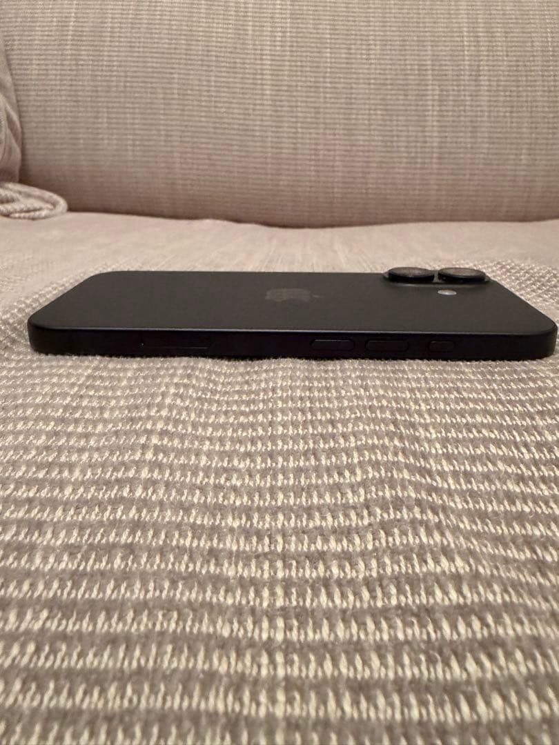 【美品】 iPhone16 128GBブラック