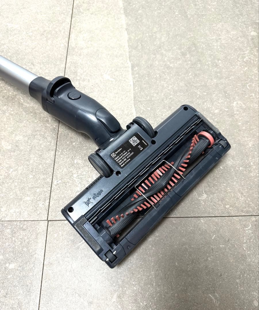 エレクトロラックス◇掃除機 Ultimate700 ウォルナットブラウン