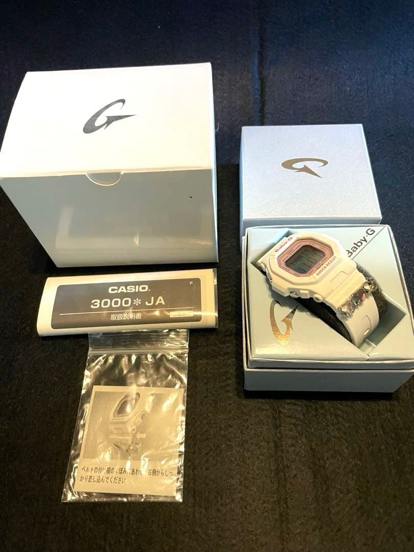 限定品　Snoopy Baby-G ホワイト デジタル腕時計