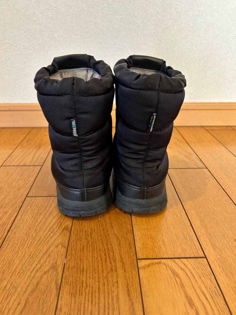 The North Face ブラックダウンブーツ（ヌプシ）