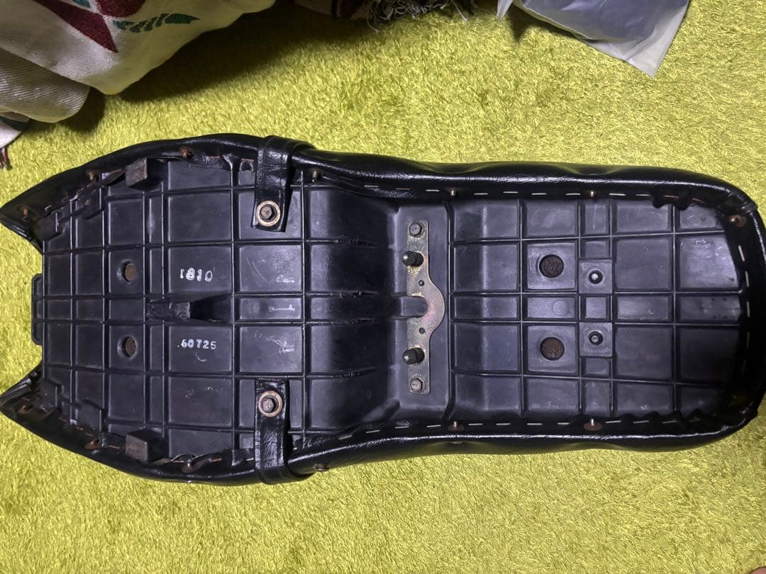 エストレヤ　レトロシート