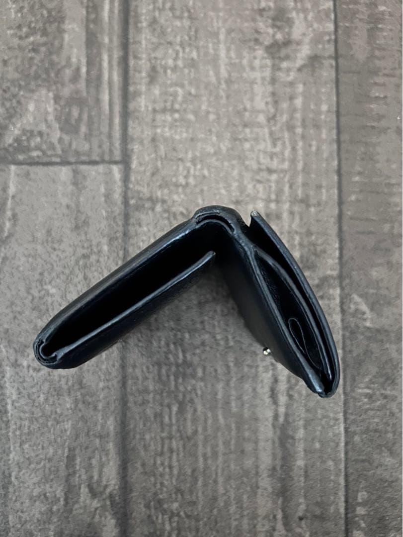 PRADA 三つ折り財布　BLACK レザー