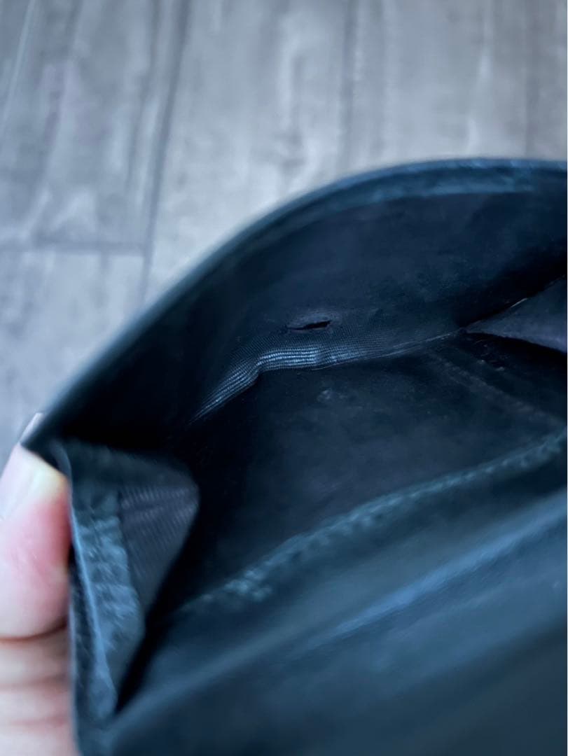 PRADA 三つ折り財布　BLACK レザー