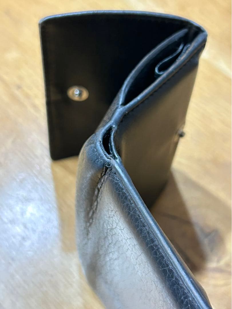 PRADA 三つ折り財布　BLACK レザー