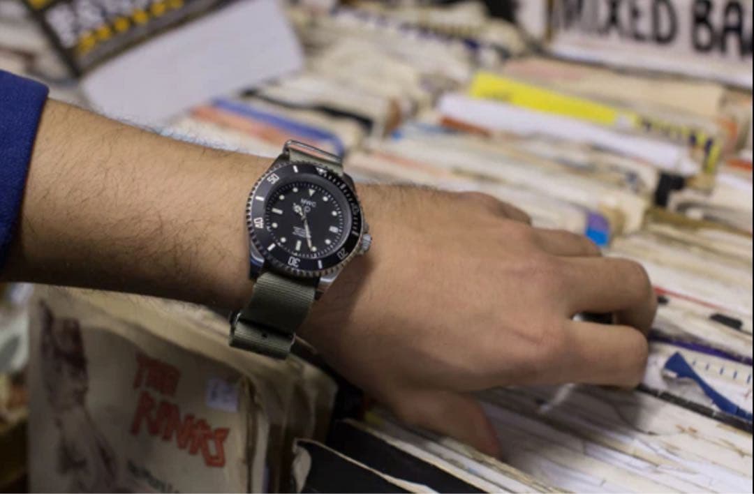 z*k様 美品 MWC ステンレス Steel クオーツ ミリタリーダイバーズウ