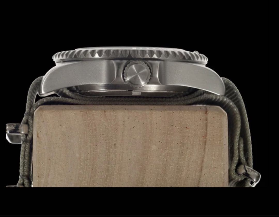 z*k様 美品 MWC ステンレス Steel クオーツ ミリタリーダイバーズウ