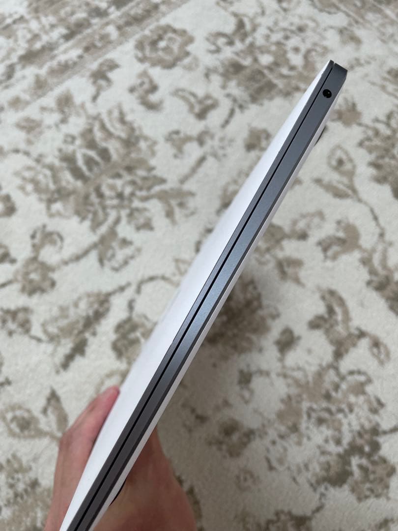 （終末限定値下げ） Apple MacBook air 本体　スキンシール　箱付