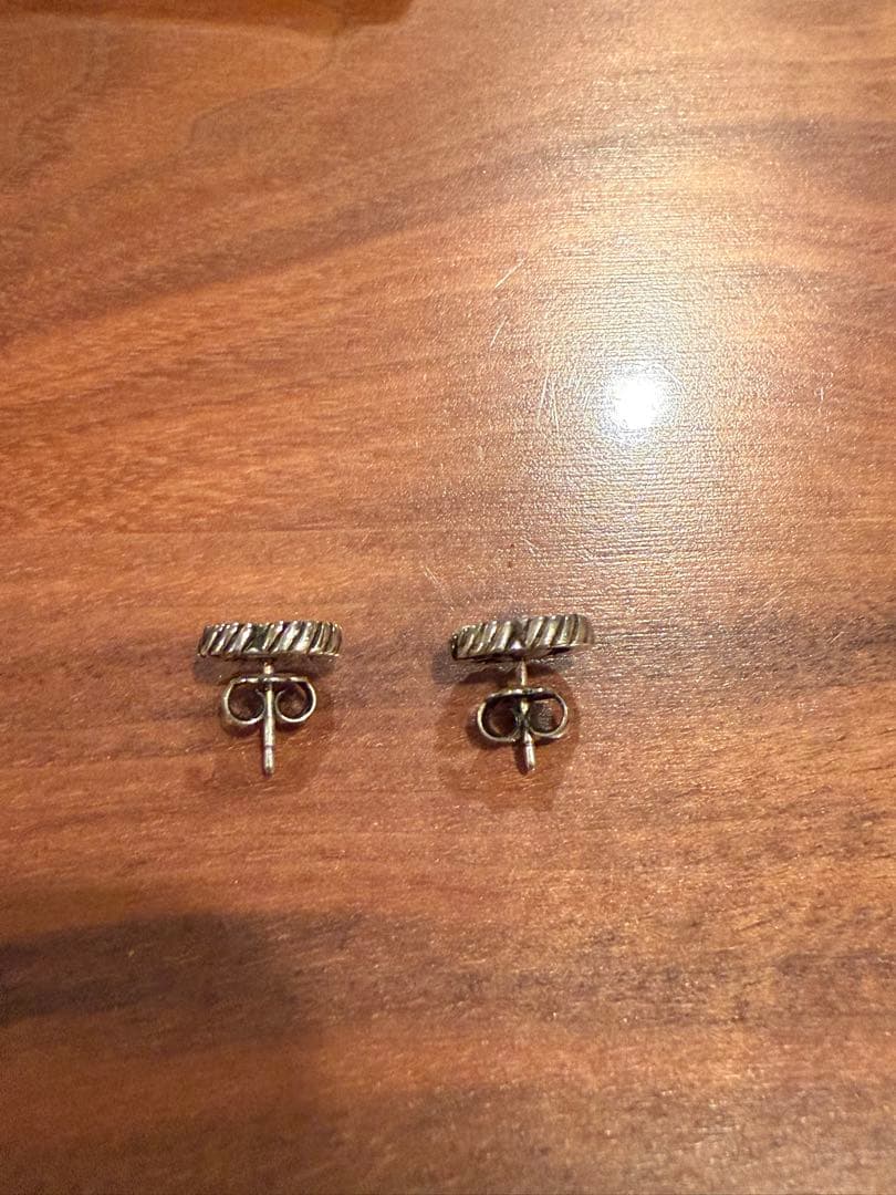 L.　GUCCI ダブルG ピアス