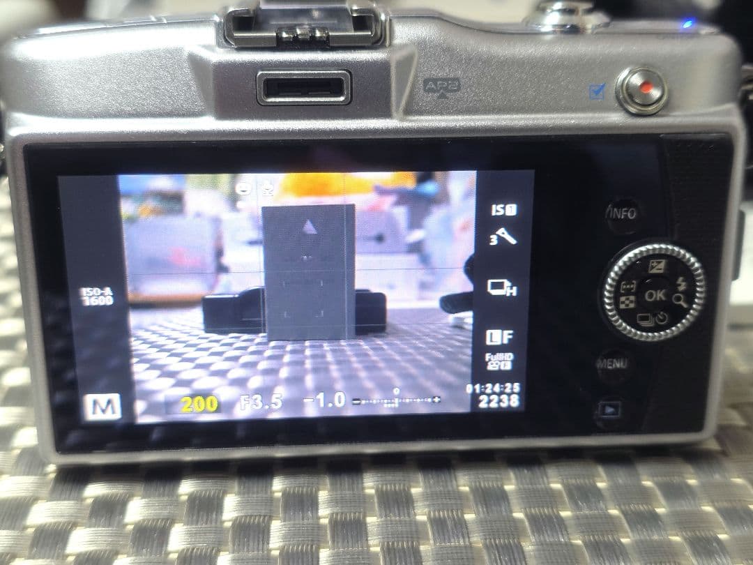 美品 OLYMPUS PEN mini E-PM1 シルバー