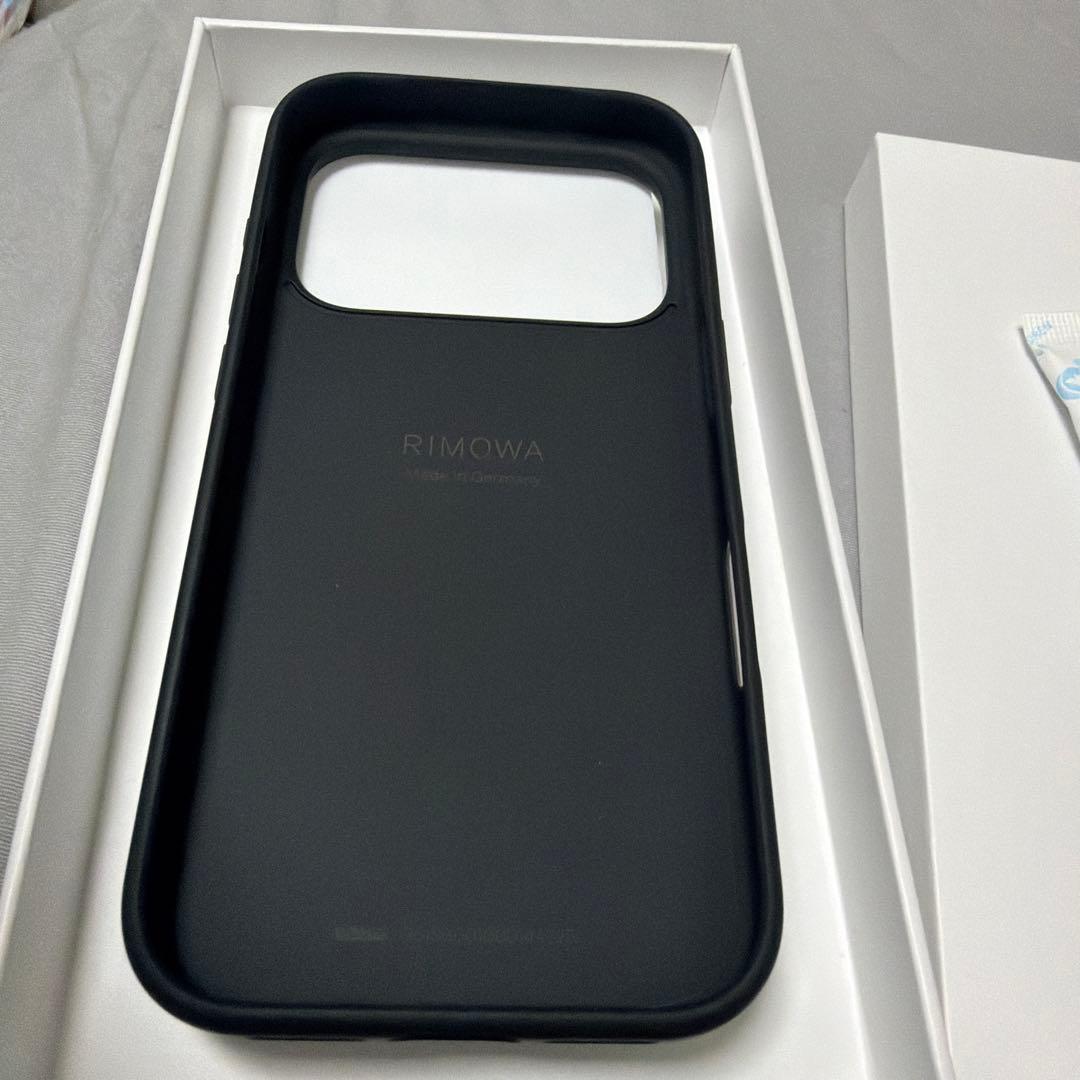 RIMOWA iPhone17 pro ケース　ブラック