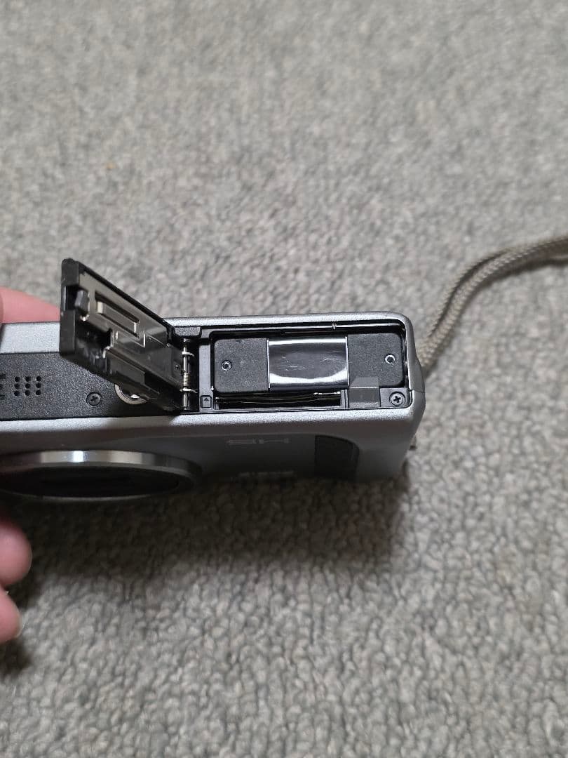 CASIO EXILIM EX-ZR400コンパクトデジタルカメラ