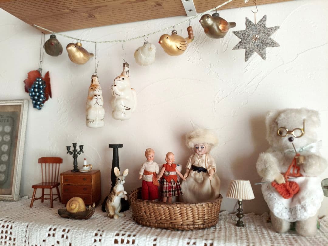 【misen2014さま】vintage ❀ ミルク色ガラスの 素敵なリスさん