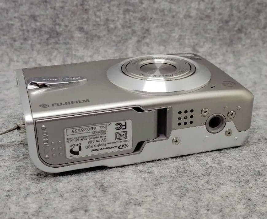 デジタルカメラ FUJIFILM FinePix F30fd