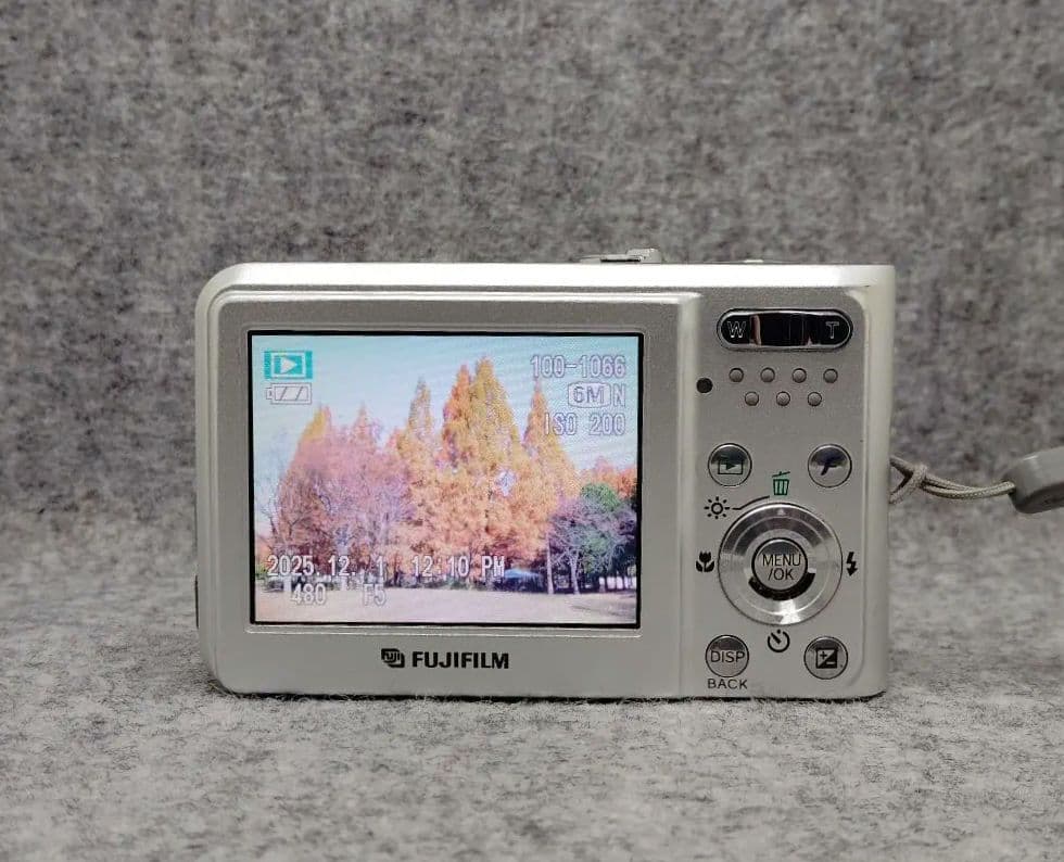 デジタルカメラ FUJIFILM FinePix F30fd