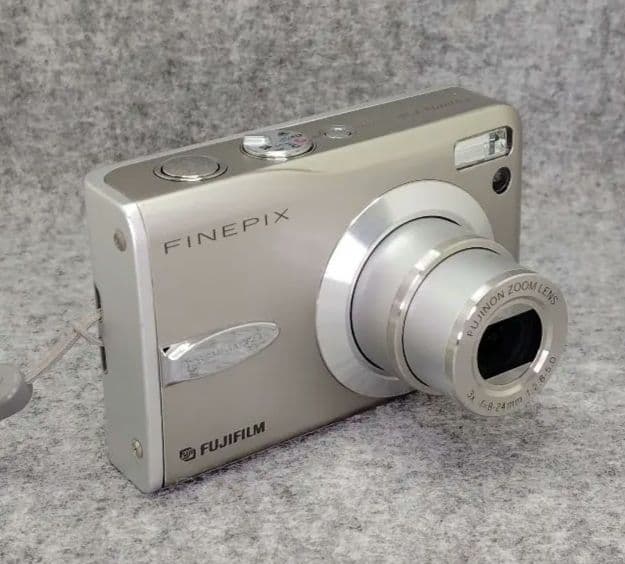 デジタルカメラ FUJIFILM FinePix F30fd