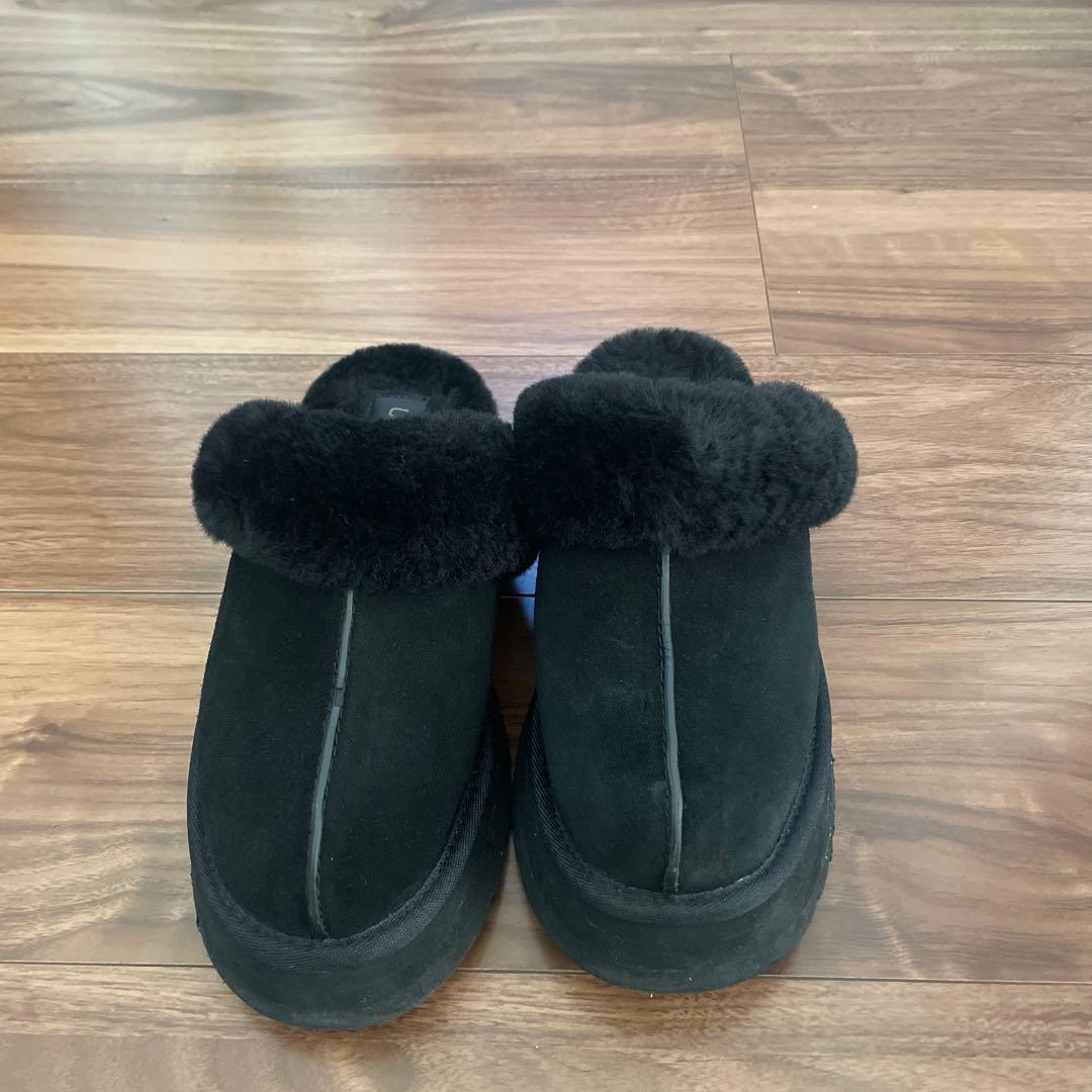 UGG ブラック スリッポン