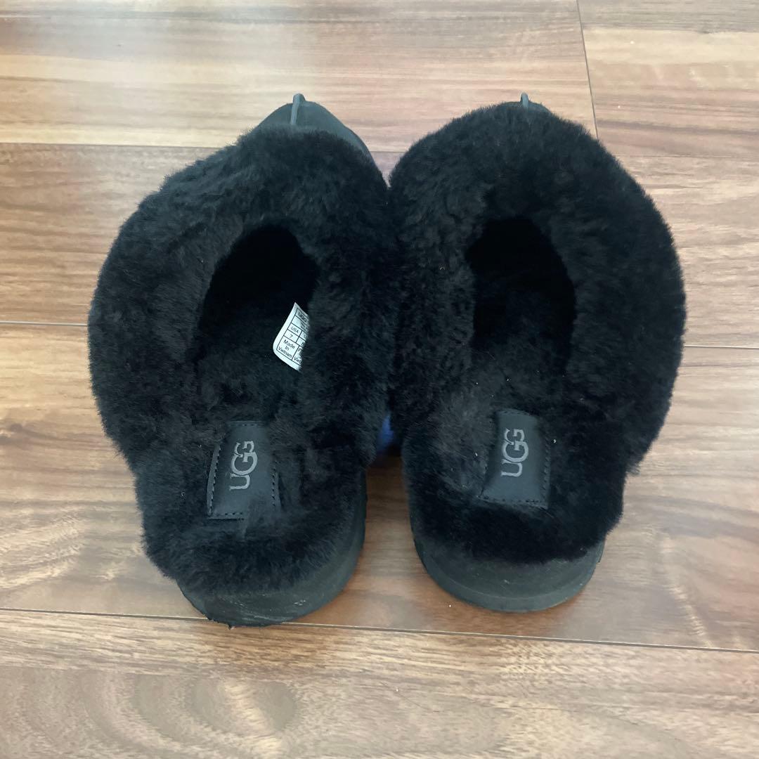 UGG ブラック スリッポン
