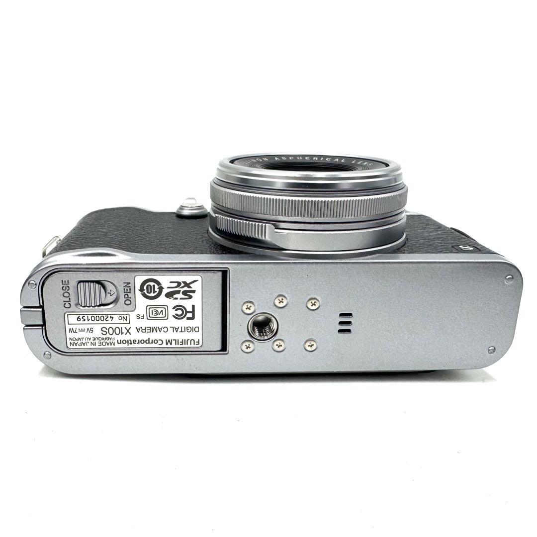 美品 FUJIFILM X100S シルバー フジフィルム デジタルカメラ