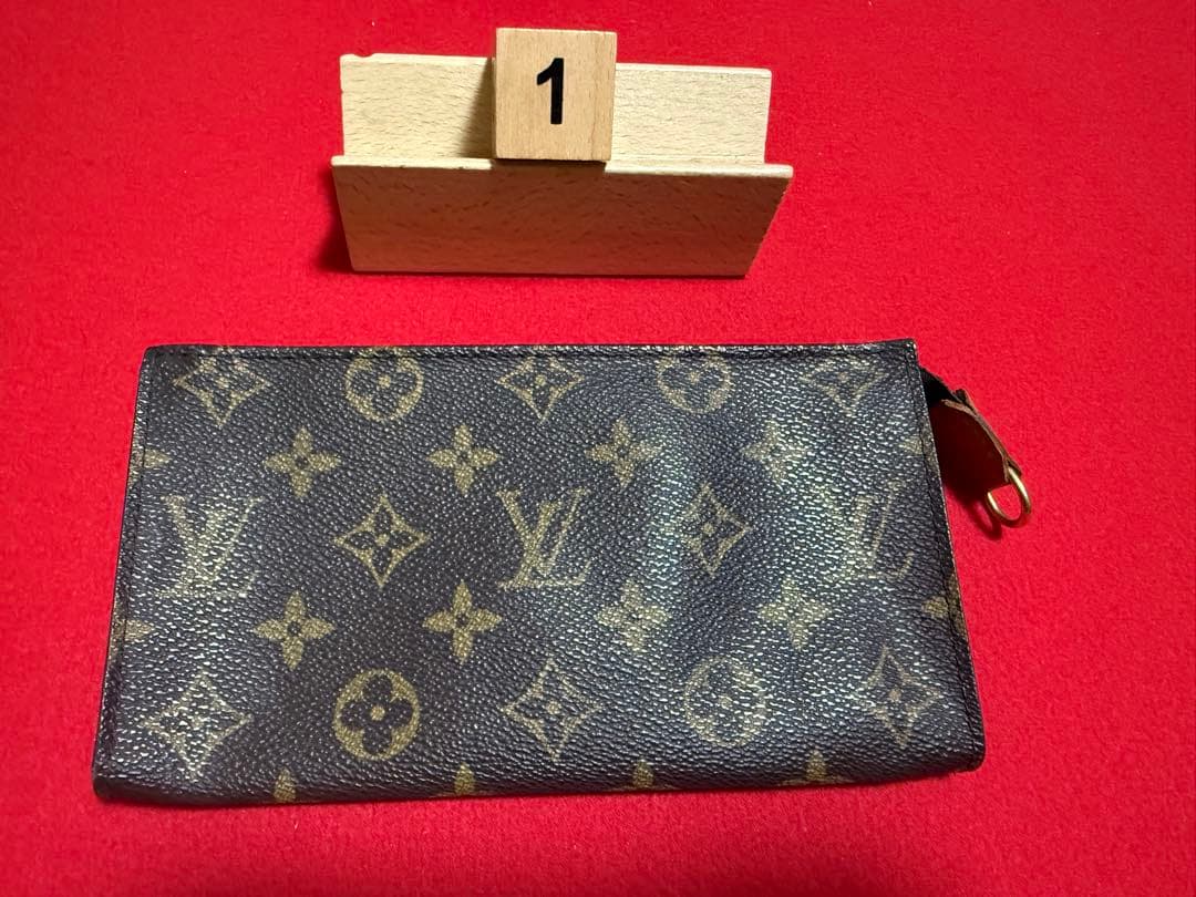 Louis Vuitton モノグラム レザーポーチ
