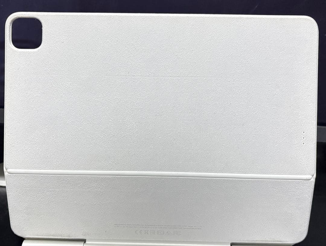 iPadPro第6世代　Apple純正キーボード　ホワイト