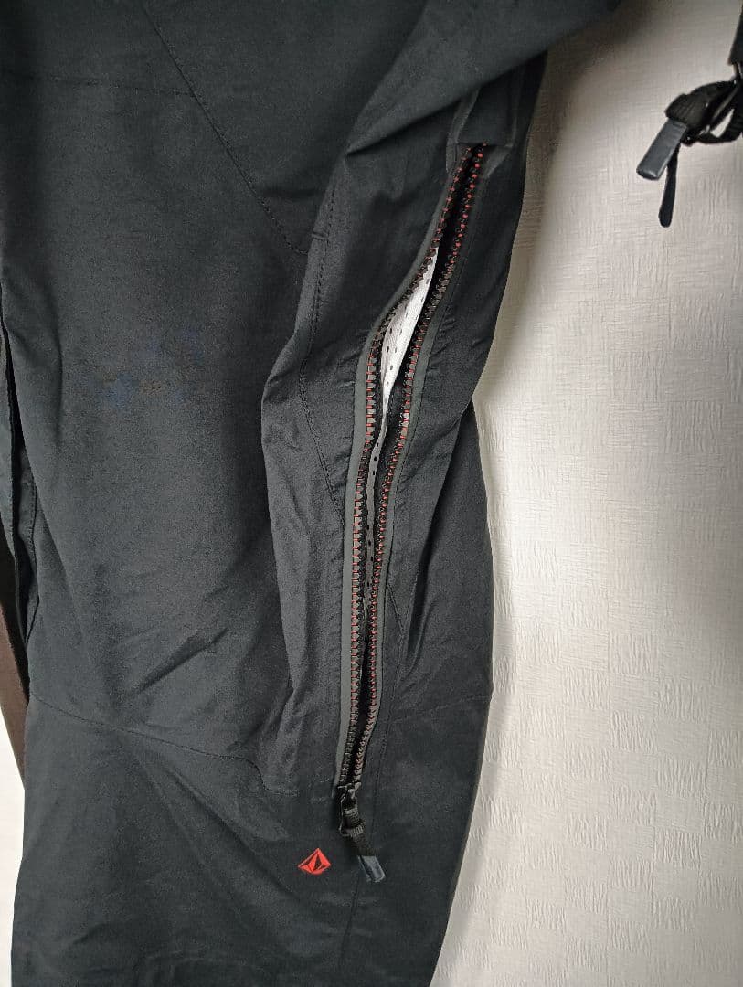 25日のみ価格VOLCOM バックカントリー スノーボードウェア　パンツのみ