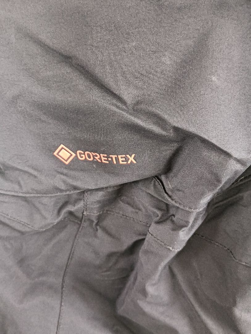 25日のみ価格VOLCOM バックカントリー スノーボードウェア　パンツのみ