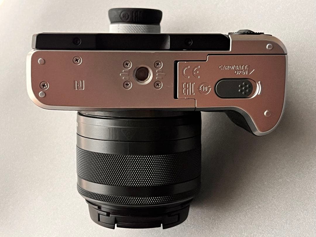 美品！Canon EOS M6 ミラーレスカメラ 【本体&レンズ2つ＆EVF付】