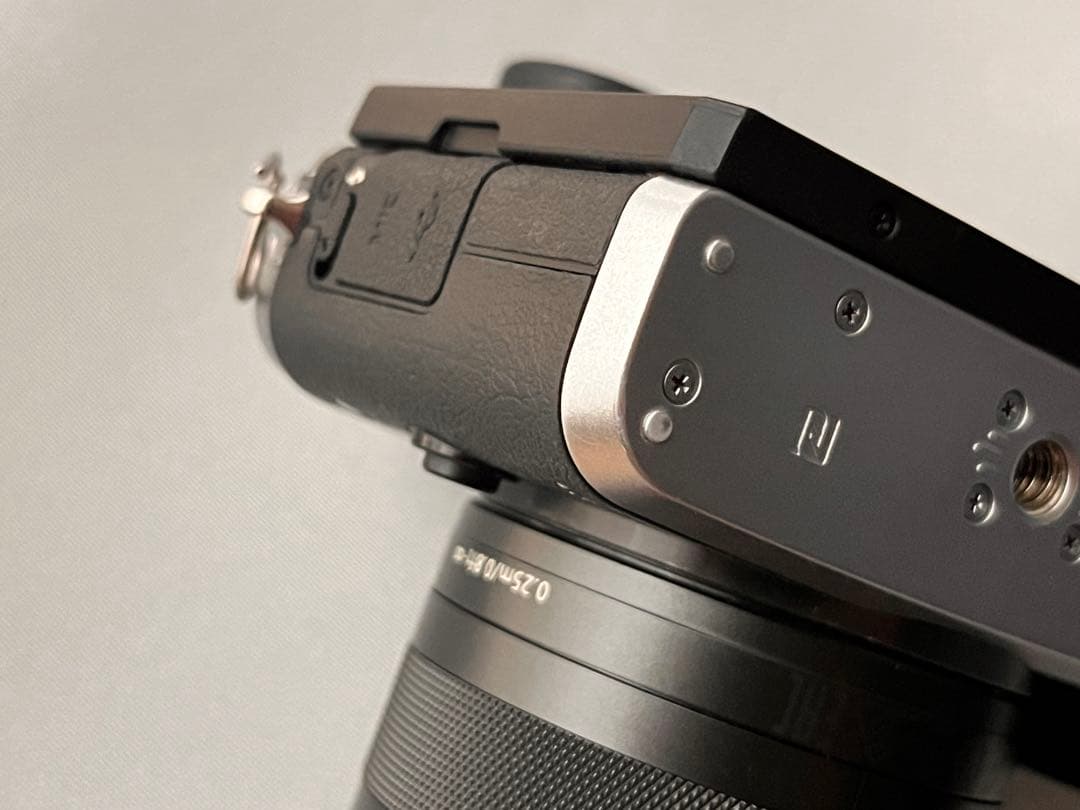 美品！Canon EOS M6 ミラーレスカメラ 【本体&レンズ2つ＆EVF付】