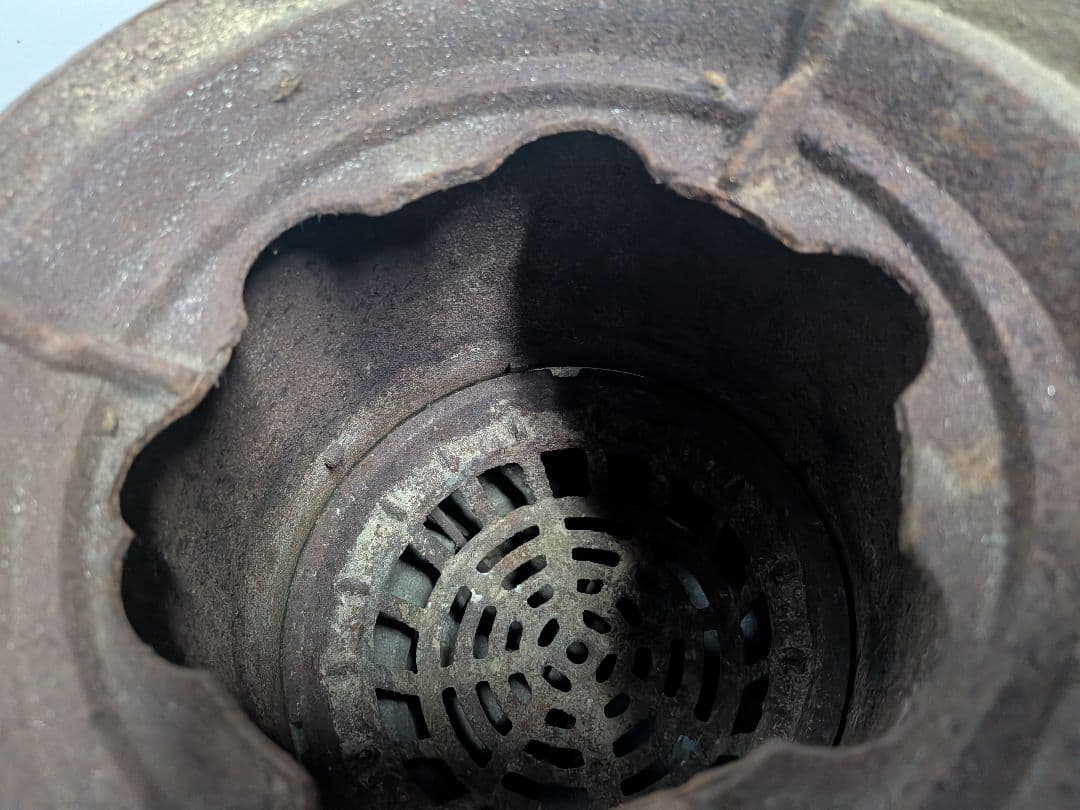 緑色の鋳鉄製薪ストーブ　だるまストーブ　レトロ　ミニサイズ